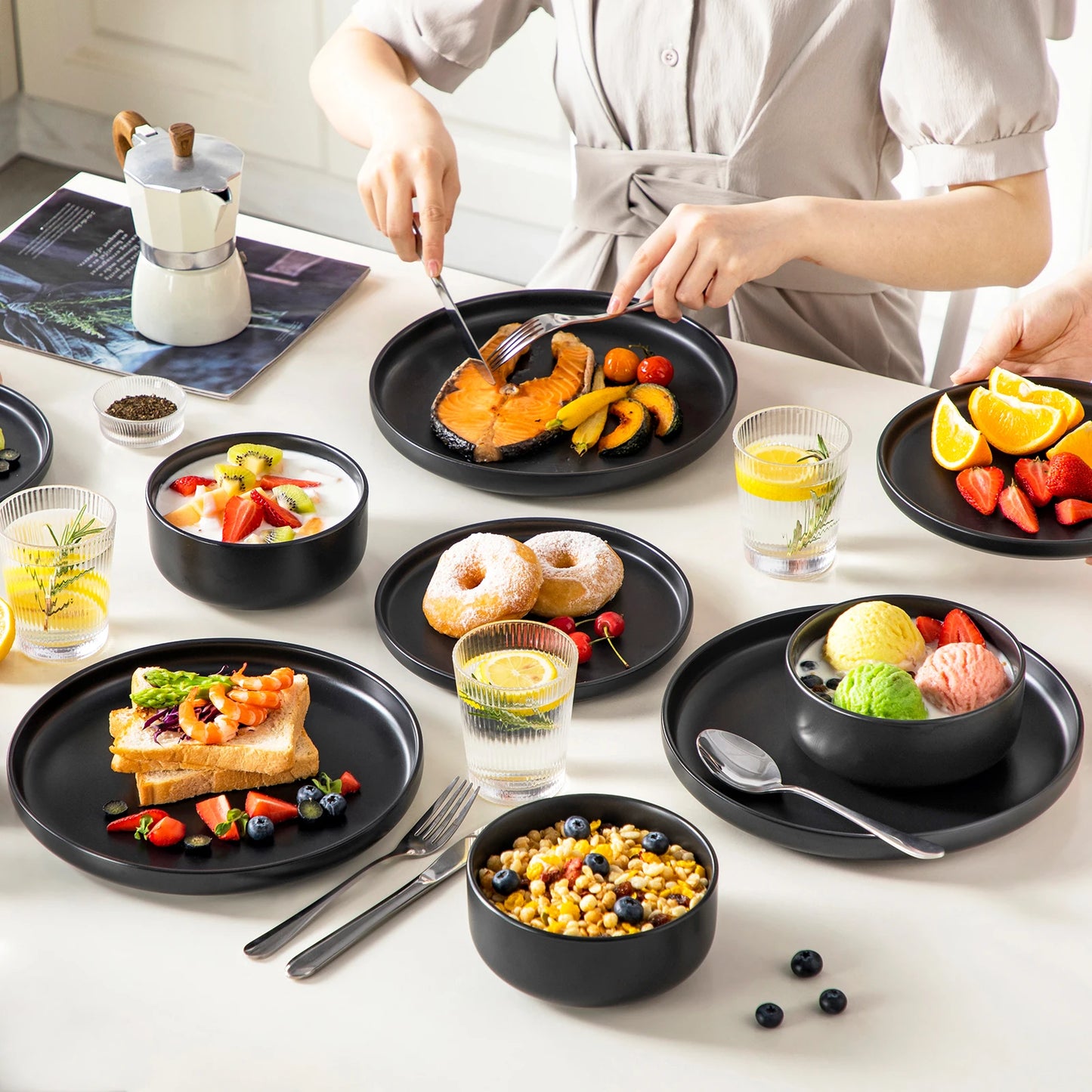 18/24PCS Black / Mediterranean Blue Ceramic Plate Sets